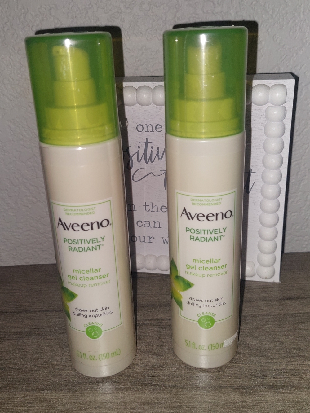 Aveeno Positively Radiant Micellar Gel Cleanser - Green & White